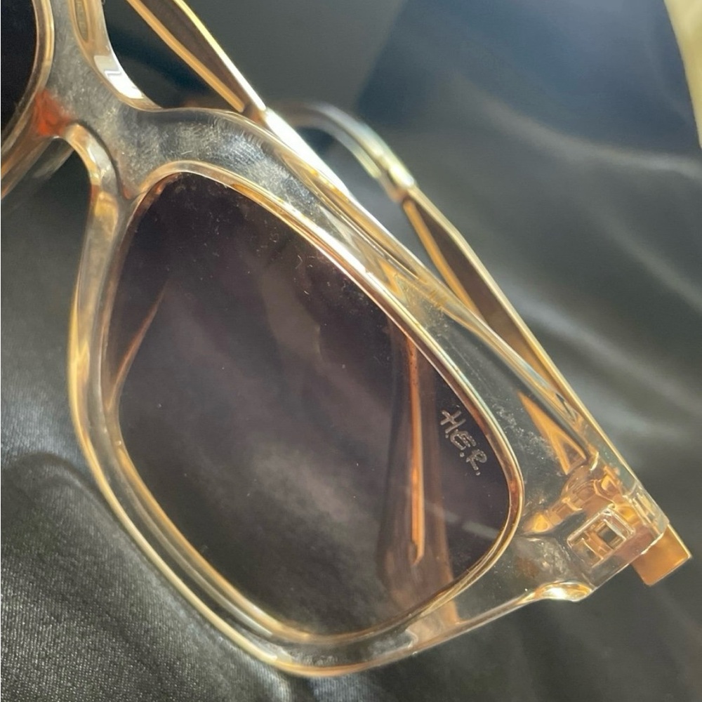 Her X Diff Eyewear Sunglasses - image 3